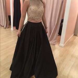 Dave & Johnny’s Prom Dress